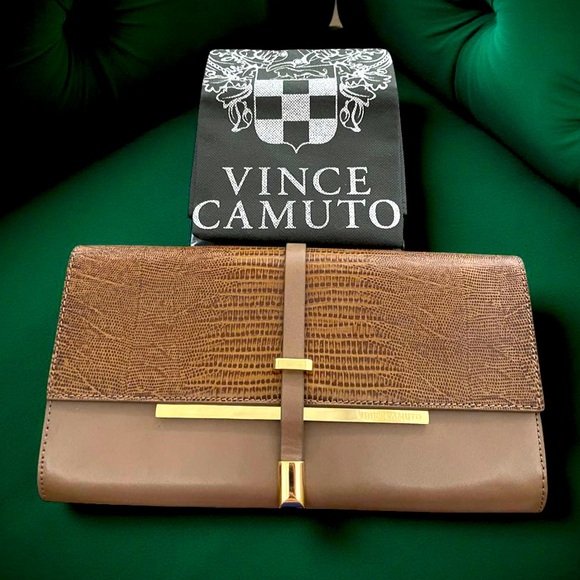 Vince Camuto Leila clutch purse stone tan leather alligator print gold hardware - Picture 1 of 16